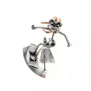 Deskanja na snegu kovinska skulptura s strani