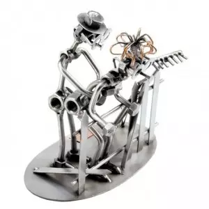 Ljubezenska ograja kovinska skulptura