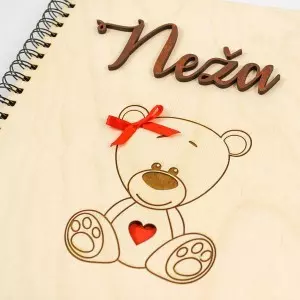 Foto album ob rojstvu od blizu