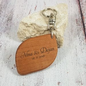 Lesen obesek z gravuro